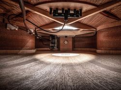 Foto Bagian Dalam Alat Musik Bikin Tercengang, Bak Bangunan Megah