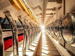 Foto Bagian Dalam Alat Musik Bikin Tercengang, Bak Bangunan Megah