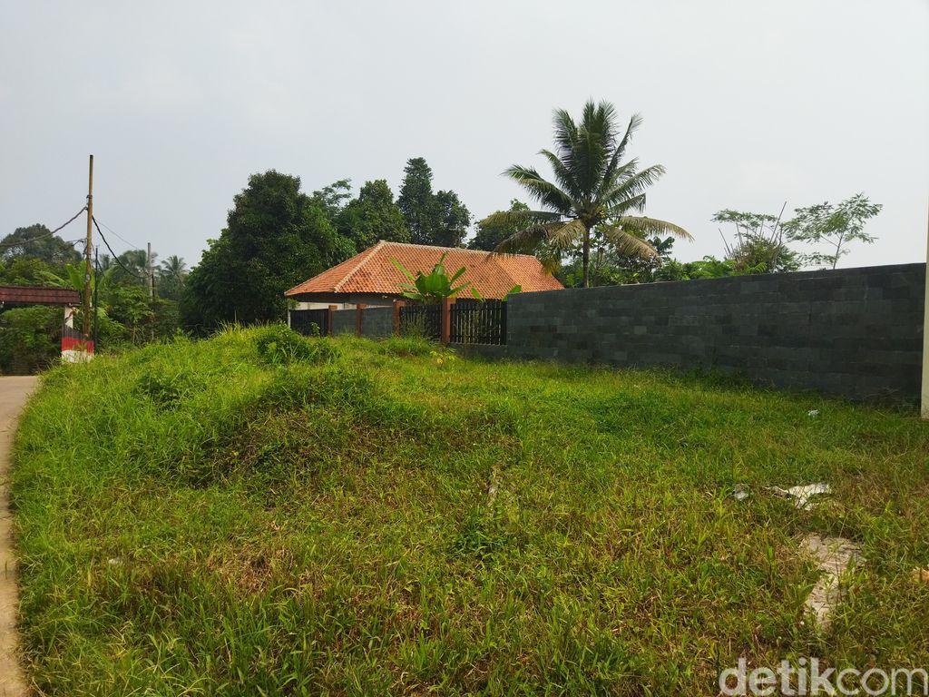 Gedung sekolah milik Pemerintah Provinsi Banten di Pandeglang belum difungsikan. (Aris Rivaldo/detikcom)