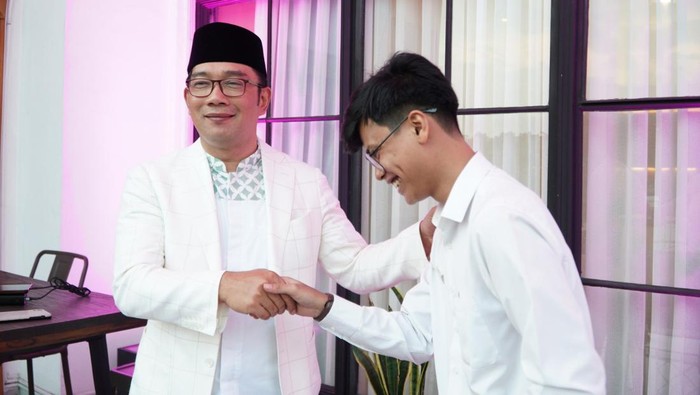Gubernur Jawa Barat Ridwan Kamil Bertemu Guru Muda ASN Pangandaran Husein Ali