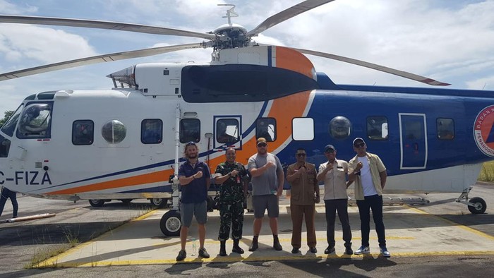 Helikopter bantuan untuk pemadaman kebakaran hutan di Riau.