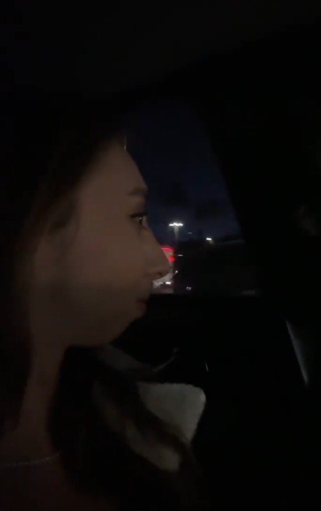 Pada 2020, Izzy datang ke pergi yang menemukan bahwa ia punya kondisi langka diopathic condylar resorption (ICR). Ia lalu memutuskan untuk menjalani operasi untuk dipasangkan rahang custom made. Begini penampilannya sebelum operasi.Foto: Dok. TikTok