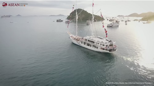 Kapal pinisi KTT ASEAN Labuan Bajo