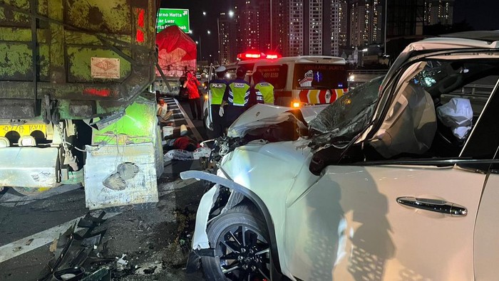 Kecelakaan di Tol Podomoro (dok TMC Polda Metro)
