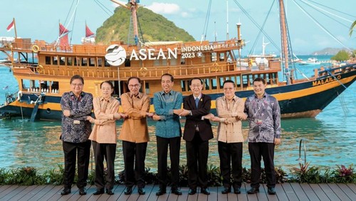 kepala negara ASEAN memakai tenun mata manuk khas Manggarai, Kamis (11/5/2023). (IST)