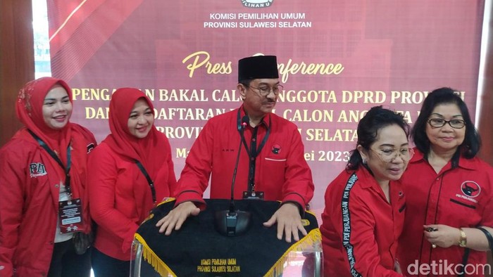 Ketua DPD PDIP Sulsel Andi Ridwan Wittiri.