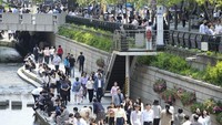 Pengumuman Yoon ini disampaikan beberapa hari setelah Organisasi Kesehatan Dunia (WHO) mengakhiri status COVID-19 sebagai darurat kesehatan global. (AP Photo/Ahn Young-joon)  