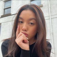 Apa yang dilakukan Laura tentunya membuat publik bertanya-tanya. Tak sedikit yang bahkan mulai menggosipkan jika Laura dan Antonio Dedola mungkin memiliki hubungan spesial. Foto: Instagram/@lollystars_family