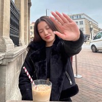 Saat ini Lolly tengah menempuh pendidikannya di London. Tadinya Lolly tampak cukup aktif membagikan foto-fotonya. Namun kini ia terlihat telah menghapus unggahan-unggahannya di Instagram. Foto: Instagram/@lollystars_family