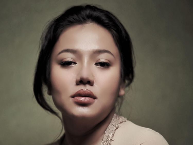 6 Potret Mawar Butterfly yang Disebut Mirip Ariel Tatum