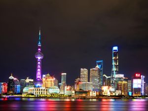 Topan Co-May Dekati China, 282 Ribu Orang Dievakuasi di Shanghai