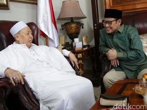 Momen Ketum PKB Cak Imin Temui Wapres Ke-9 Hamzah Haz