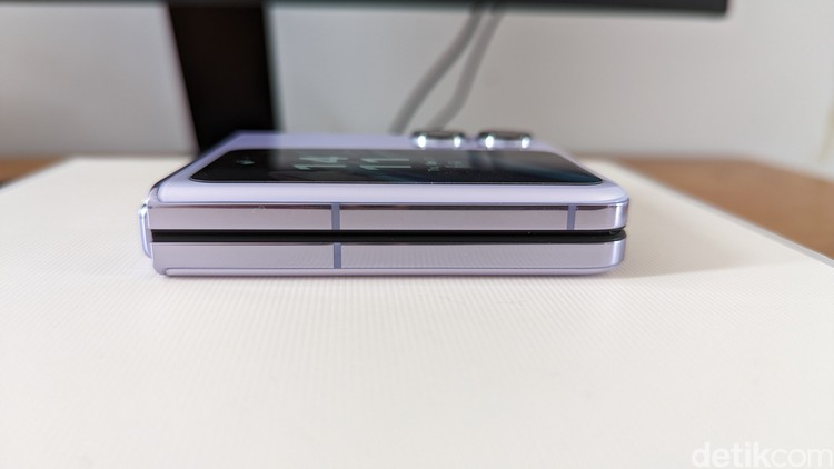 Oppo Find N2 Flip Unboxing Oppo Find N2 Flip