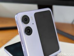 Unboxing Oppo Find N2 Flip yang Layar Eksternalnya Luas Banget