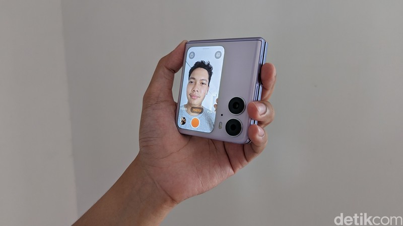 Unboxing Oppo Find N2 Flip