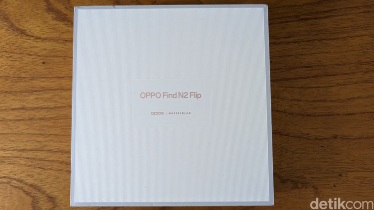 Unboxing Oppo Find N2 Flip