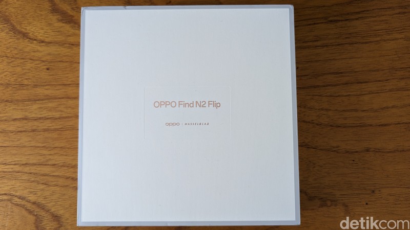 Unboxing Oppo Find N2 Flip