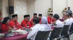 PDIP Daftarkan Bacaleg ke KPU Diiringi Parade Budaya