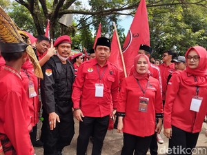 Daftarkan Bacaleg ke KPU, PDIP Makassar Target 2 Kursi Tiap Dapil