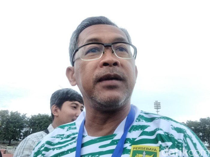 Pelatih Persebaya Aji Santoso