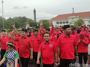 Hendi-Ita Pimpin Pawai Budaya Daftarkan Caleg PDIP ke KPU Semarang