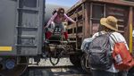 Potret Migran Numpang Kereta Barang demi Sampai ke AS