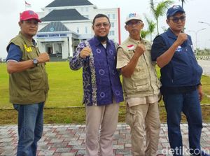 Datangi Pemkab Brebes, Relawan Anies Protes Aksi Kades Deklarasi Dukung Ganjar