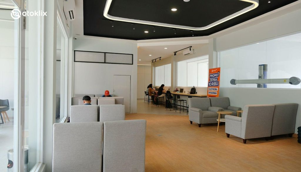 Suasana ruang tunggu di Otoklix