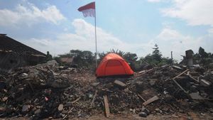 Potret Tenda Warga di Atas Puing Usai Rumah Digusur buat Tol Solo-Yogyakarta