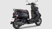 Kendaraan unik tersebut menggunakan jantung mekanis yang sama seperti Yamaha Limi dan Axis Z, yakni mesin Bluecore 125cc bersilinder tunggal dengan muntahan tenaga 8,2 dk dan torsi 9,7 Nm. Sementara konsumsi bahan bakarnya 54,6 kilometer per liter. Foto: Yamaha Taiwan.