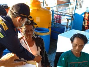 Penyelamatan Dramatis Awak Kapal Nelayan yang Tenggelam di Banyuwangi