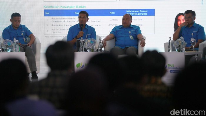 BP Jamsostek Bayar Klaim Rp 49 T Sepanjang 2022 BPJS Ketenagakerjaan gelar public expose di Plaza BPJAMSOSTEK Jakarta, Jum'at (12/5). BP Jamsostek sepanjang 2022 membayar klaim peserta Rp 49,04 triliun.