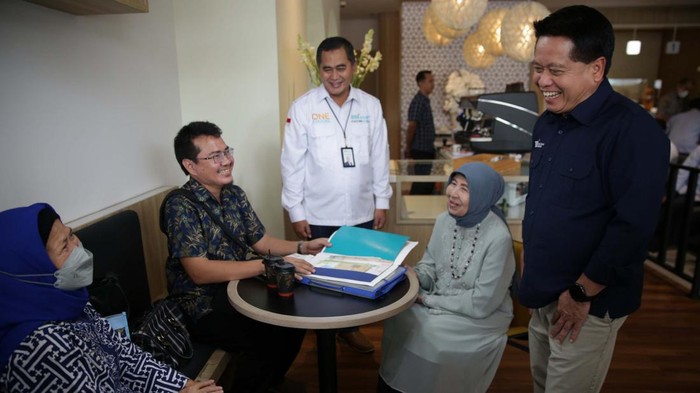 BSI Jemput Bola Selesaikan Pelunasan Biaya Haji Pelunasan biaya calon jemaah haji tahun 2023 hampir seluruhnya sudah selesai. Tinggal 8 ribu calon jemaah yang belum melunasi, BSI pun melakukan jemput bola.
