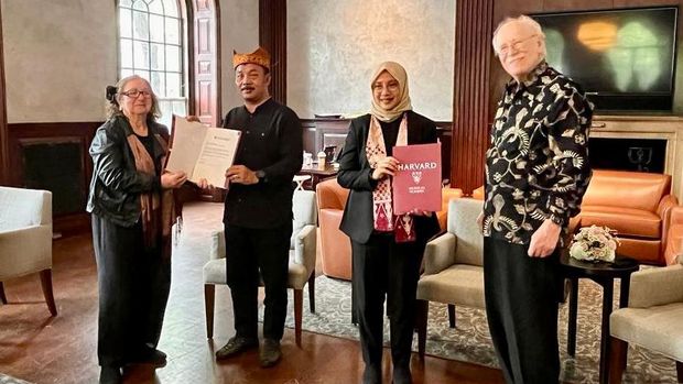 Bupati Ipuk di Harvard Medical School