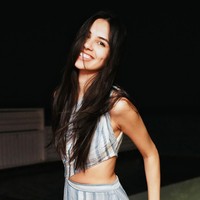 Entah kalian butuh seseorang untuk menenangkan atau menyayangi atau kalian hanya ingin curhat tentang sesuatu yang terjadi di sekolah atau pekerjaan, CarynAI akan ada untukmu, ungkapnya kepada Fortune.Foto: Twitter Caryn Marjorie