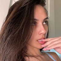 Meski berlangganan chatbot bisa jadi menyenangkan dan murah, tapi pakar AI mewanti-wanti untuk tidak jadi adiksi. Aku ingin kita benar-benar berpikir bagaimana itu akan berdampak atau mempengaruhi atau membentuk interaksi kita dengan orang lain, kata pakar Dr. Jason Borenstein di Georgia Tech.Foto: Twitter Caryn Marjorie