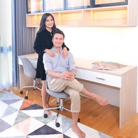 Desas-desus tersebut berawal dari unggahan akun Instagram @jakartaanddramanya. Disebutkan bahwa pasangan artis yang tampak aman sentosa pisah rumah karena si suami kegap oleh si istri di sebuah hotel berbintang lima sedang check in. Foto: Instagram @titi_kamall