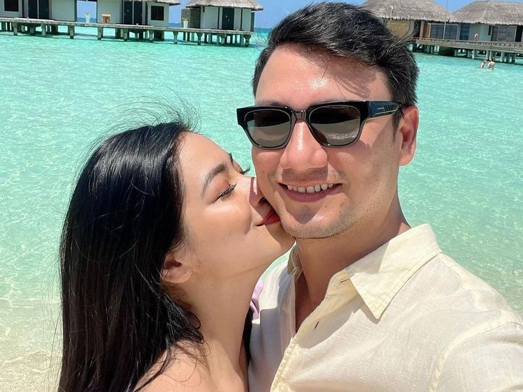 7 Foto Mesra Titi Kamal & Christian Sugiono yang Kini Diterpa Isu Selingkuh