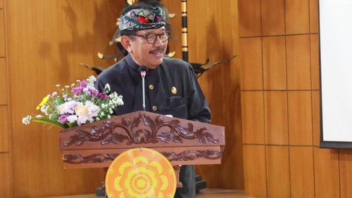 Wakil Gubernur Bali Cok Ace saat menjadi pembicara di Universitas Hindu Indonesia, Kamis (11/5/2023). (istimewa)
