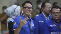 Eko Hendro Purnomo (Eko Patrio) yang kini menjabat sebagai Ketua Dewan Pimpinan Wilayah (DPW) PAN DKI tersenyum kepada wartawan.