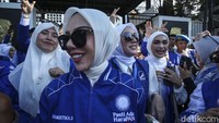 Ada juga penyanyi Icha Mustika.