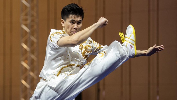 Edgar Xavier raih medali emas nomor Changquan putra Atlet Taolu Indonesia Edgar Xavier Marvelo beraksi dalam final Wushu nomor Changquan putra saat SEA Games 2023 di Chroy Changvar International Convention & Exhibition Center, Phnom Penh, Kamboja, Jumat (12/5/2023). Edgar Xavier meraih medali emas pada nomor tersebut dengan skor 9,713. ANTARA FOTO/M Agung Rajasa/foc.