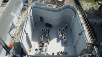 Gedung itu memiliki panjang 55 meter (180 kaki), lebar 11 meter (36 kaki) dan tinggi 9 meter (29 kaki). Pengerjaannya hanya dalam 140 jam kerja.
