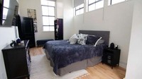 Apartemen ini terdiri atas 31 unit, dengan sewa bulanan untuk apartemen satu kamar tidur mulai dari US$ 1.400 dan dua kamar tidur mulai dari US$ 1.600.  