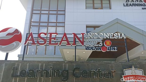 Heru Budi Luncurkan Learning Center Bank DKI