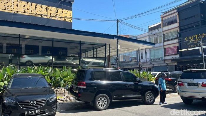 Ini ruko di Pluit, Jakarta Utara, yang disebut memakan badan jalan