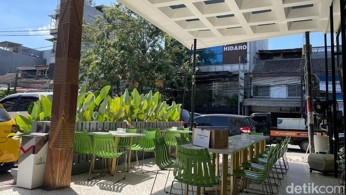 Ini ruko di Pluit, Jakarta Utara, yang disebut memakan badan jalan