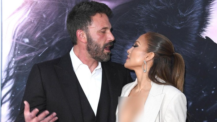 LOS ANGELES, CALIFORNIA - MAY 10:  Ben Affleck and Jennifer Lopez arrives at the Los Angeles Premiere Of Netflixs The Mother at Westwood Regency Village Theater on May 10, 2023 in Los Angeles, California. (Photo by Steve Granitz/FilmMagic)
