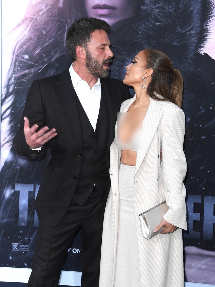 Jennifer Lopez LOS ANGELES, CALIFORNIA - MAY 10: Ben Affleck and Jennifer Lopez arrives at the Los Angeles Premiere Of Netflixs