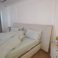 Diketahui jika kasur di kamar Raffi dan Nagita itu berasal dari Poliform, Moie Living. ‘Rever + HB’ dibanderol dengan harga sekitar Rp 184,6 juta. Foto: YouTube/Rans Entertainment